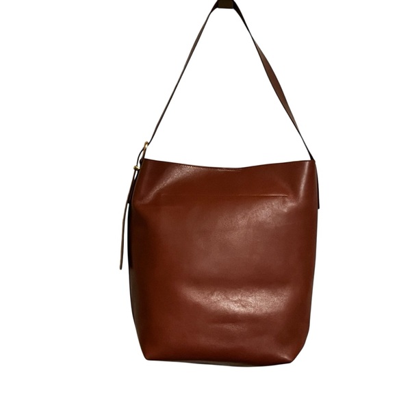 Madewell Handbags - Madewell The Essential Bucket Bag Leather Brown NWOT
